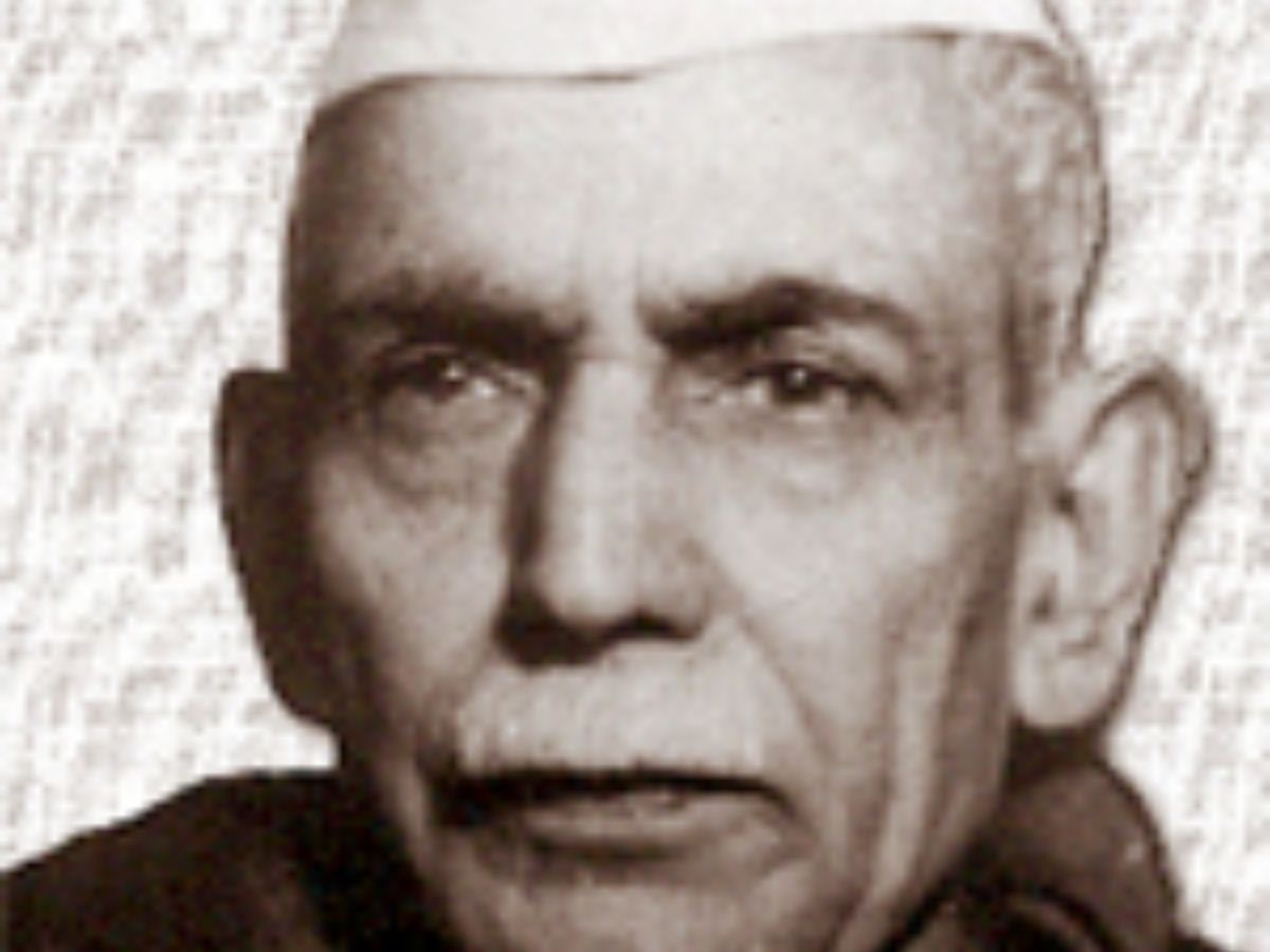 Makhanlal Chaturvedi Famous Poetry Related To Patriotism And Nature ...