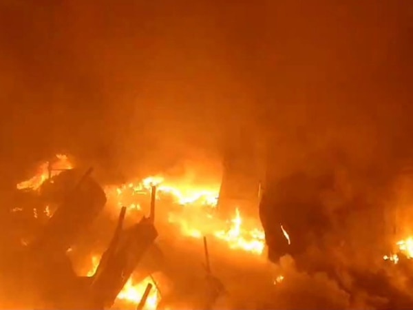 Bihar News: रोहतास जिले के महादलित बस्ती में लगी भीषण आग, 4 लोगों की हुई मौत