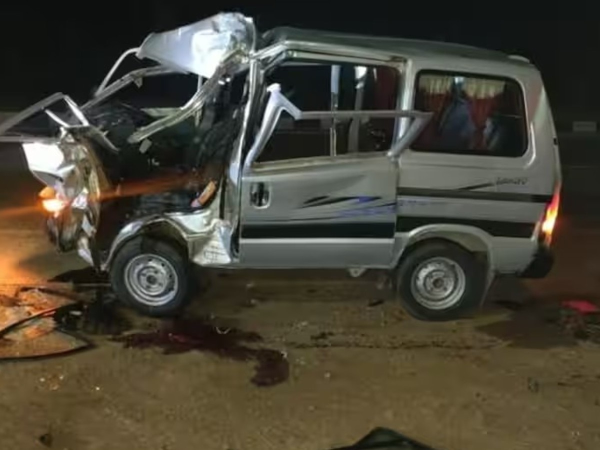 Shimla Car Accident News: 150 मीटर गहरी खाई में गिरी क्यारटू से ठियोग के धर्मपुर की तरफ जा रही कार 