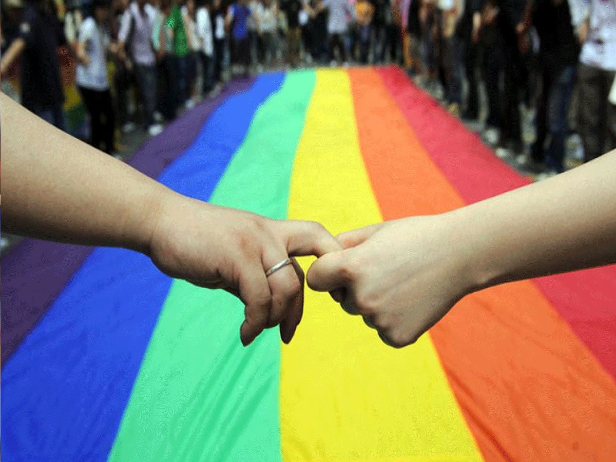 Iraq Homosexuality Law: अब इराक में समलैंगिक संबंध बनाना जुर्म, कानून तोड़ने पर मिलेगी ये सजा