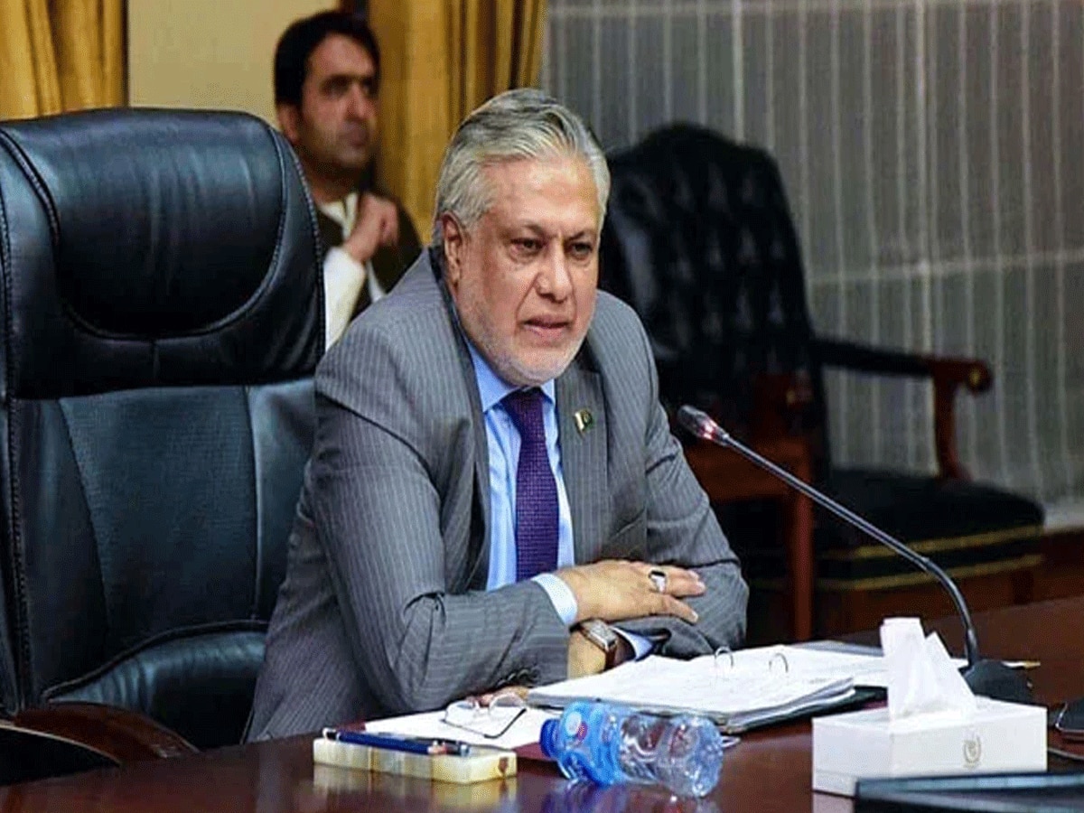 Ishaq Dar Pakistan Deputy PM: पाकिस्तान की सियासत में बड़ा उलटफेर,  विदेश मंत्री इस्हाक डार बने उप-प्रधानमंत्री 