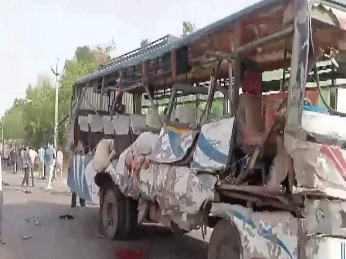 उत्तर प्रदेश के उन्नाव में भीषण सड़क हादसा, बस को रगड़ते हुए निकल गया ट्रक, 6 की मौत