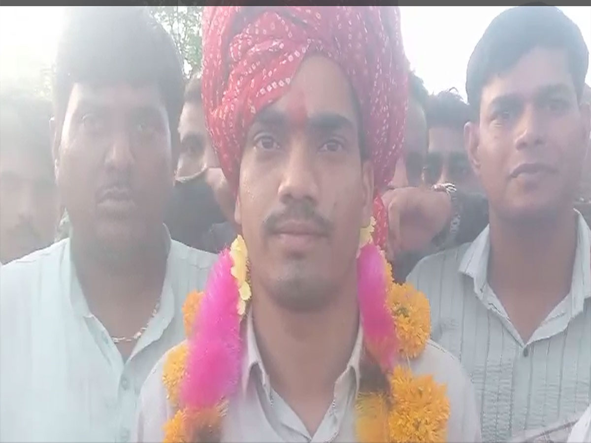 Devli Rajasthan Success Story Tonk devli viilage son became collector ...