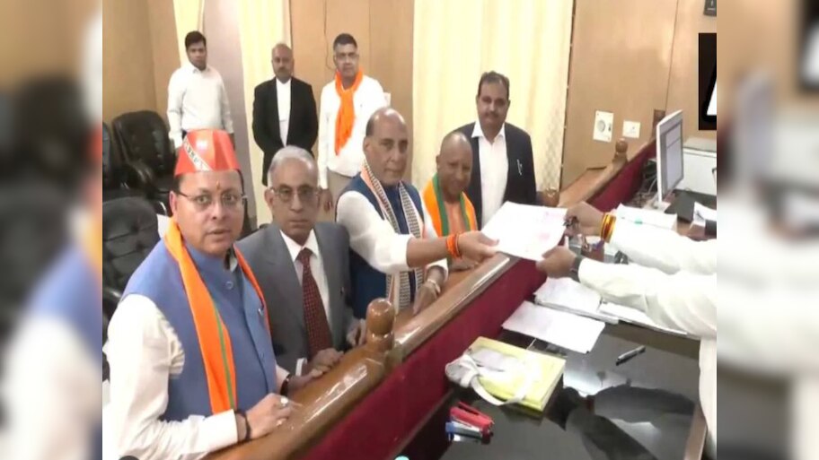 UP Loksabha Election: राजनाथ सिंह ने लखनऊ सीट से दाखिल किया नामांकन; रोड शो में उमड़ा हुजूम