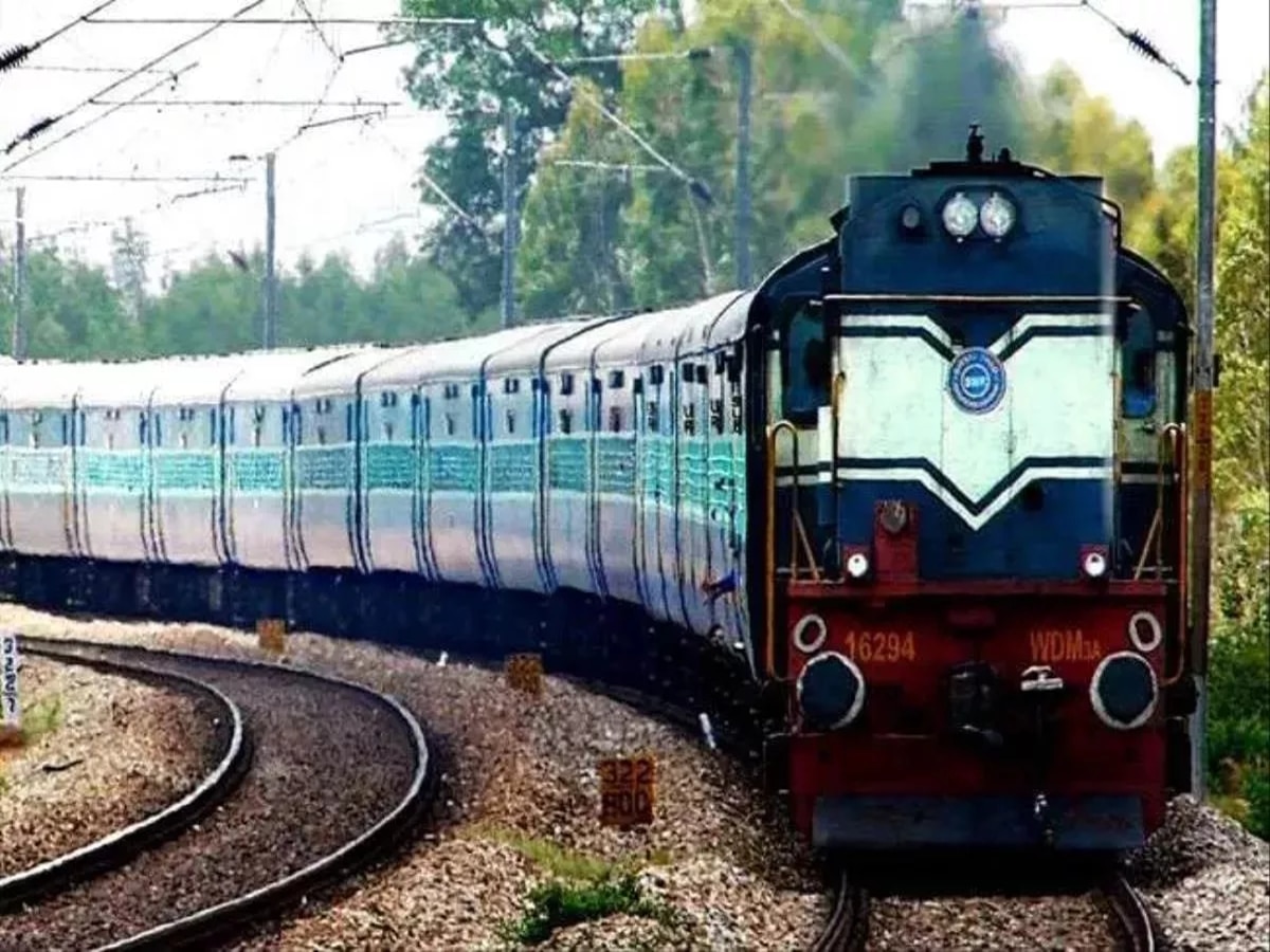 दिल्ली के लिए स्पेशल ट्रेन