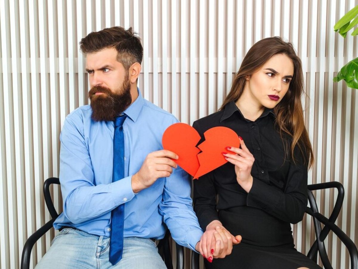 Relationship Tips: क्या आपका पार्टनर नहीं दे रहा आपको अहमियत? जानें साथी में प्यार जगाने के कुछ आसान तरीके