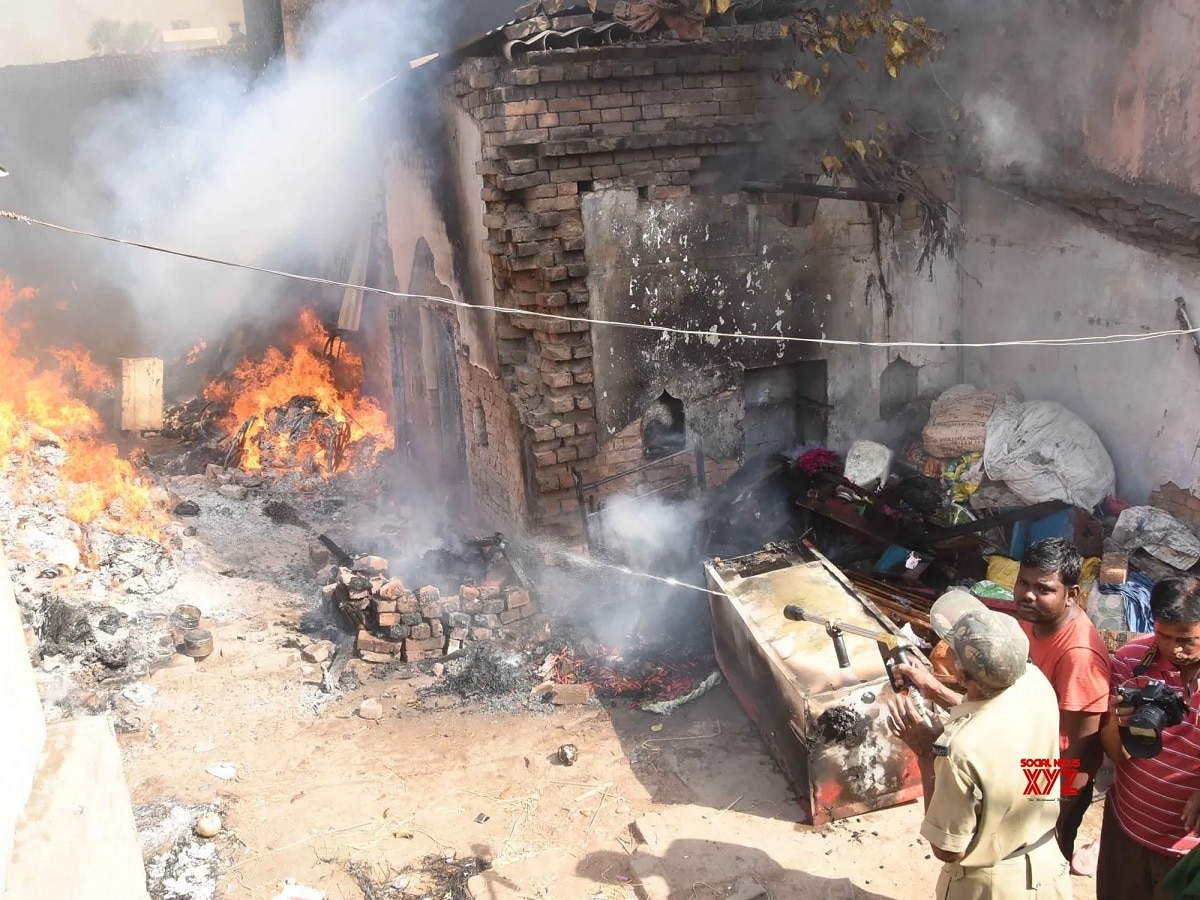 Fire in Patna: पटना जंक्शन के बाद बुद्धा कॉलोनी में आग लगने की दूसरी बड़ी घटना, मौके पर दमकल गाड़ियां