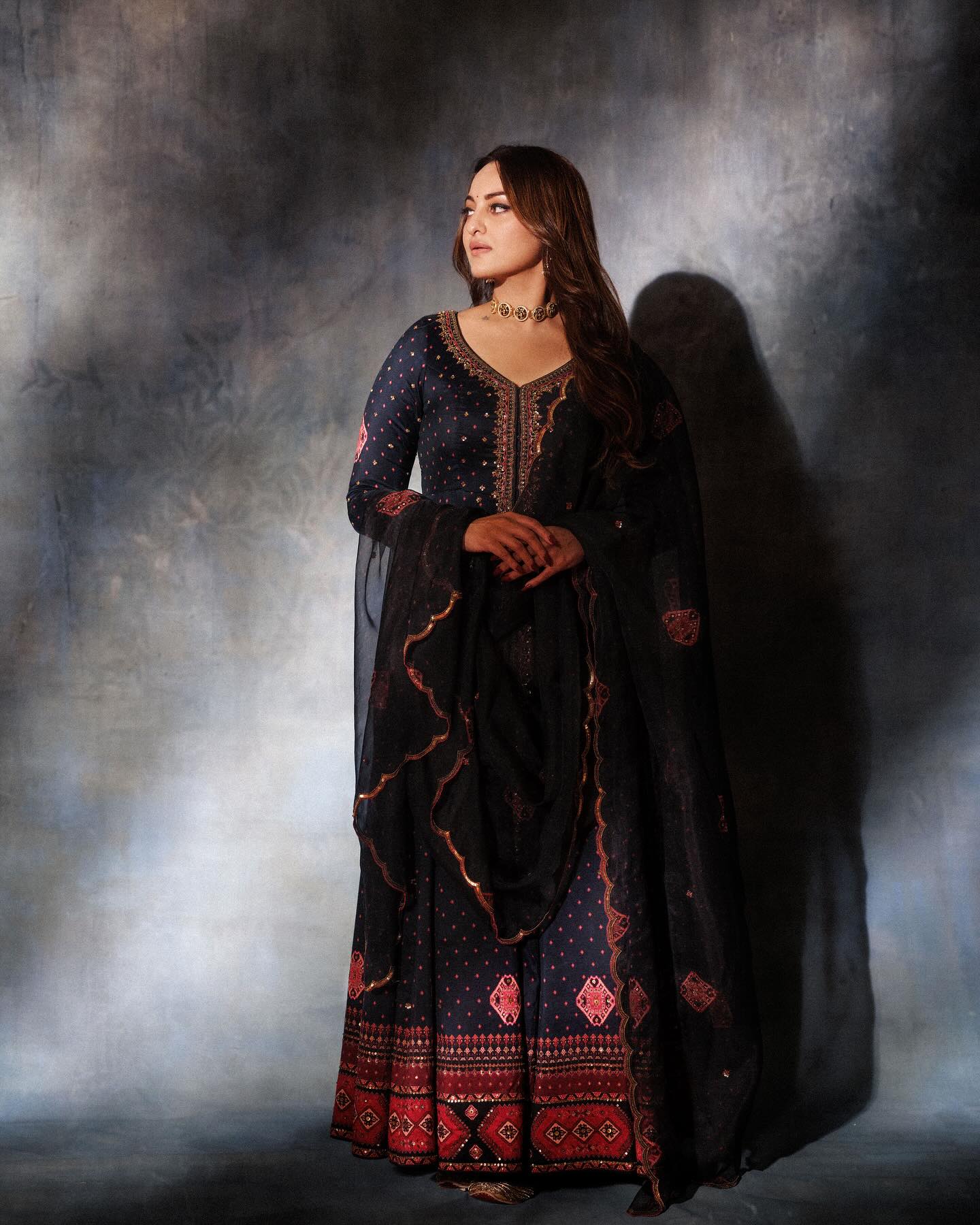 सोनाक्षी का दिलकश अंदाज