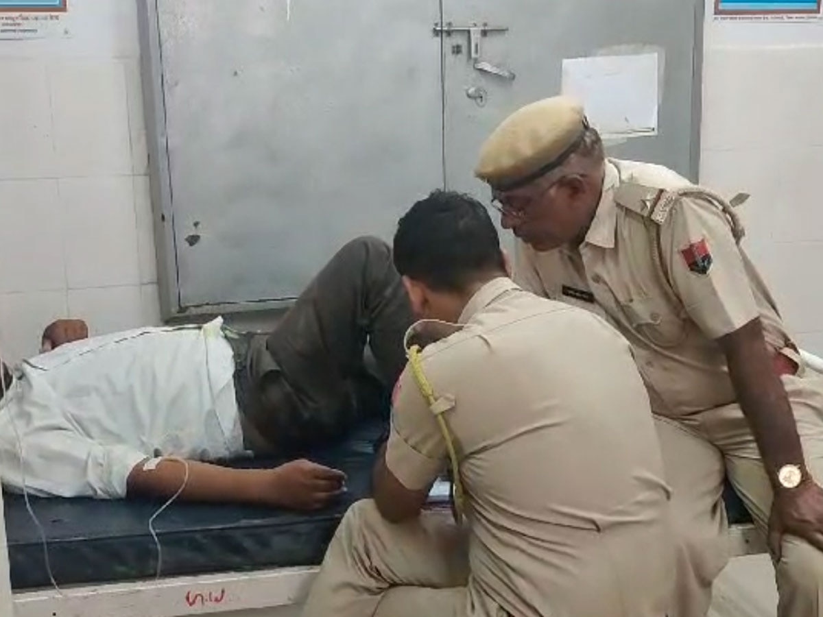 Pratapgarh News: घर में घुसकर युवक के साथ मारपीट, तलवार से हमले का आरोप..जानिए पूरा मामला