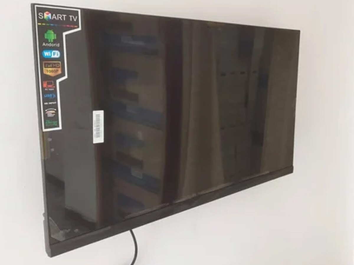 क्या दीवार पर लगा है आपका Smart TV ? तुरंत बदल डालें इसकी पोजीशन 