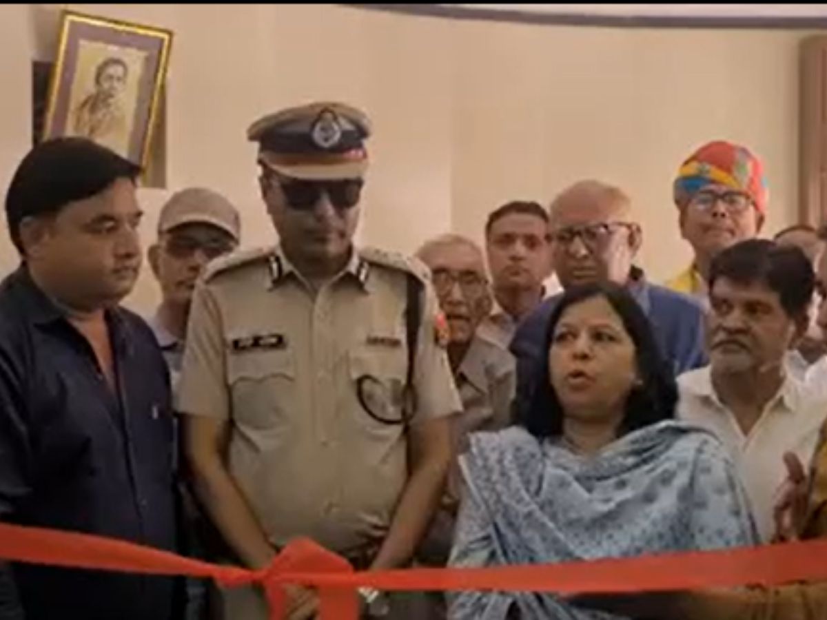 Bikaner News:नगर स्थापना दिवस पर कैमरों व फोटो की अनूठी प्रदर्शनी, IG ओमप्रकाश सहित कई अधिकारी रहे मौजूद