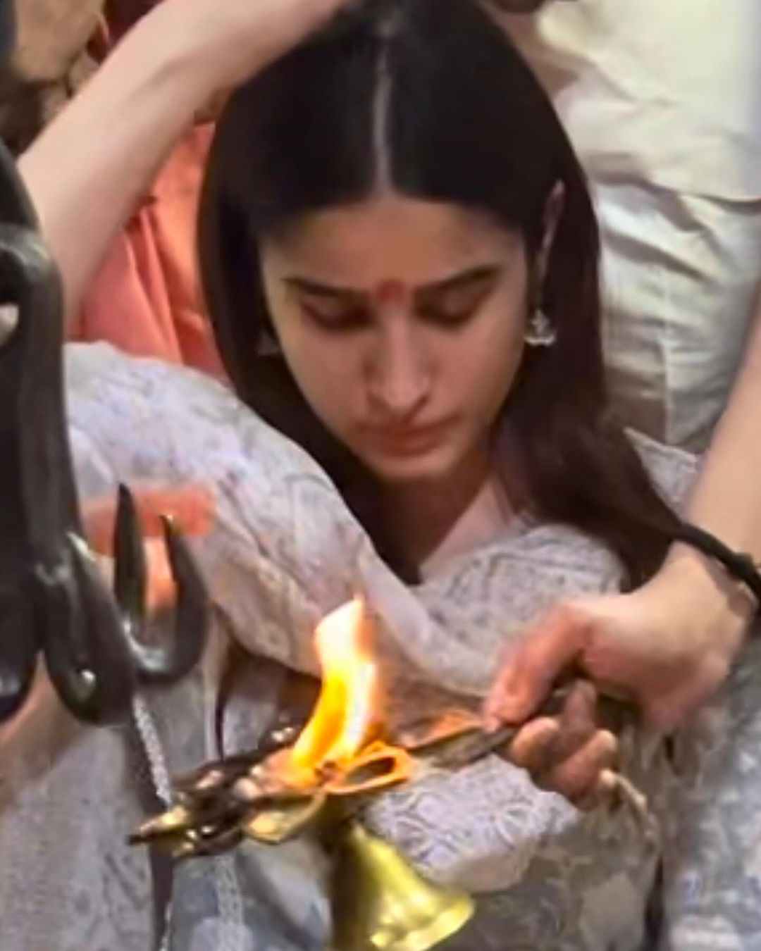 भक्ति में डूबीं राशा थडानी