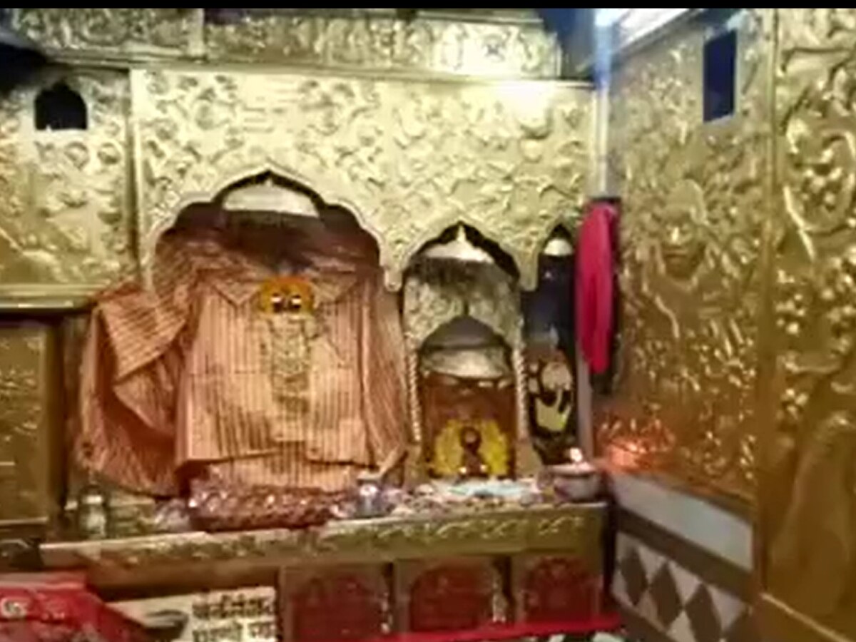 नैनादेवी मंदिर में चैन स्नेचिंग की वारदात को अंजाम देने वाली 2 महिलाओं को सुरक्षाकर्मियों ने रंगे हाथ पकड़ा