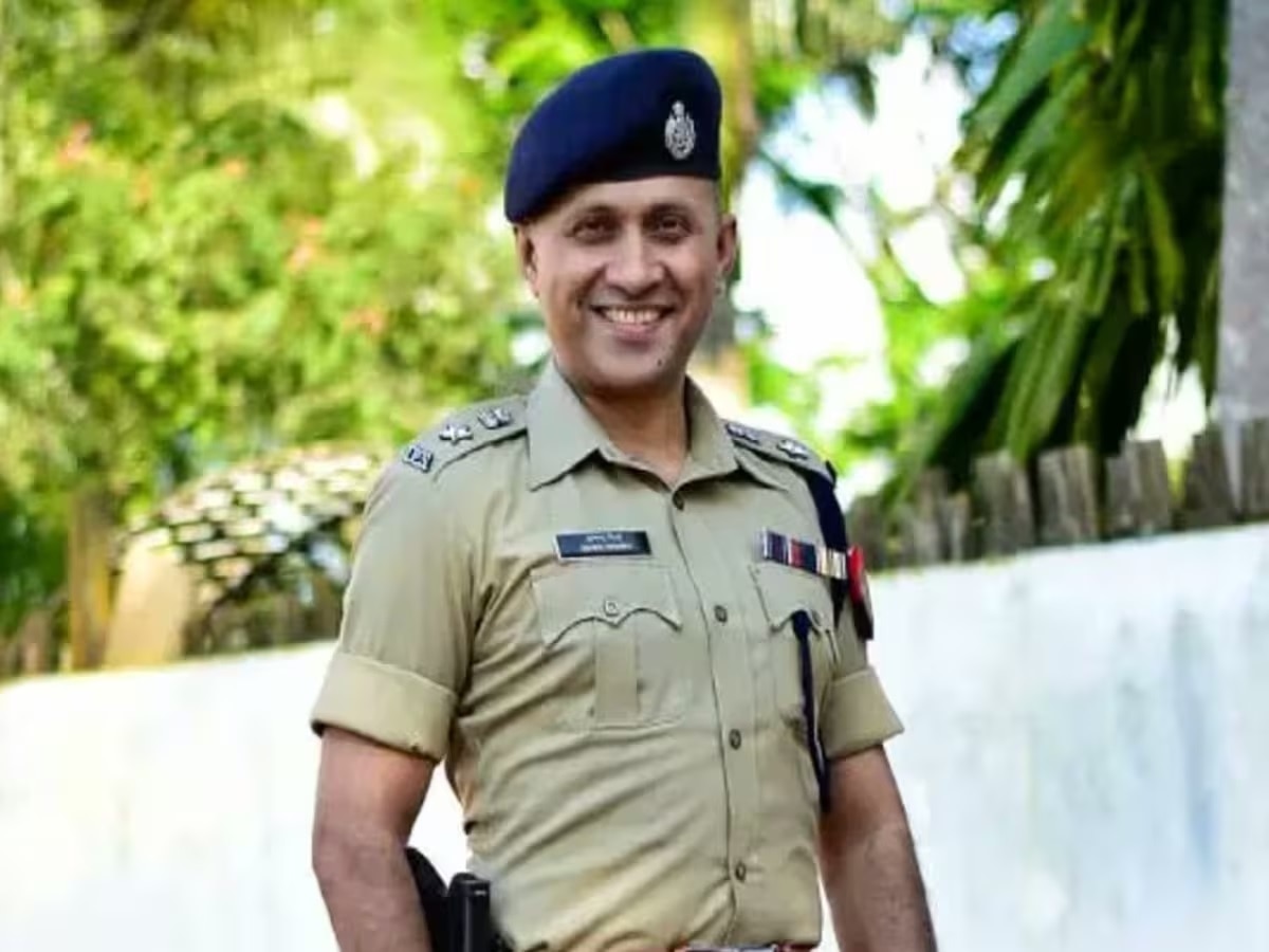 पूर्व IPS आनंद मिश्रा