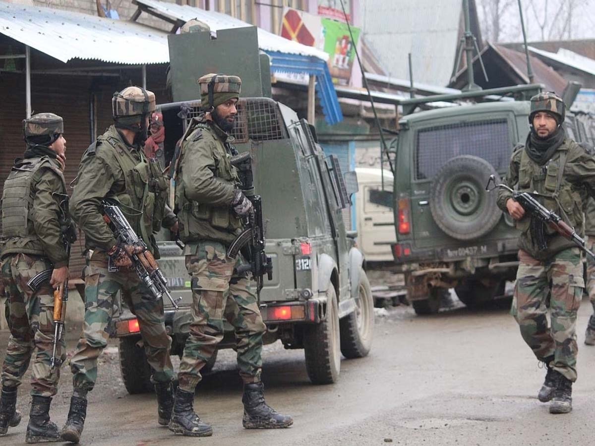Jammu Kashmir News: कुलगाम एनकाउंटर में एक और आतंकी ढेर, तीन दिनों से जारी है ऑपरेशन; अब तक 3 का सफाया