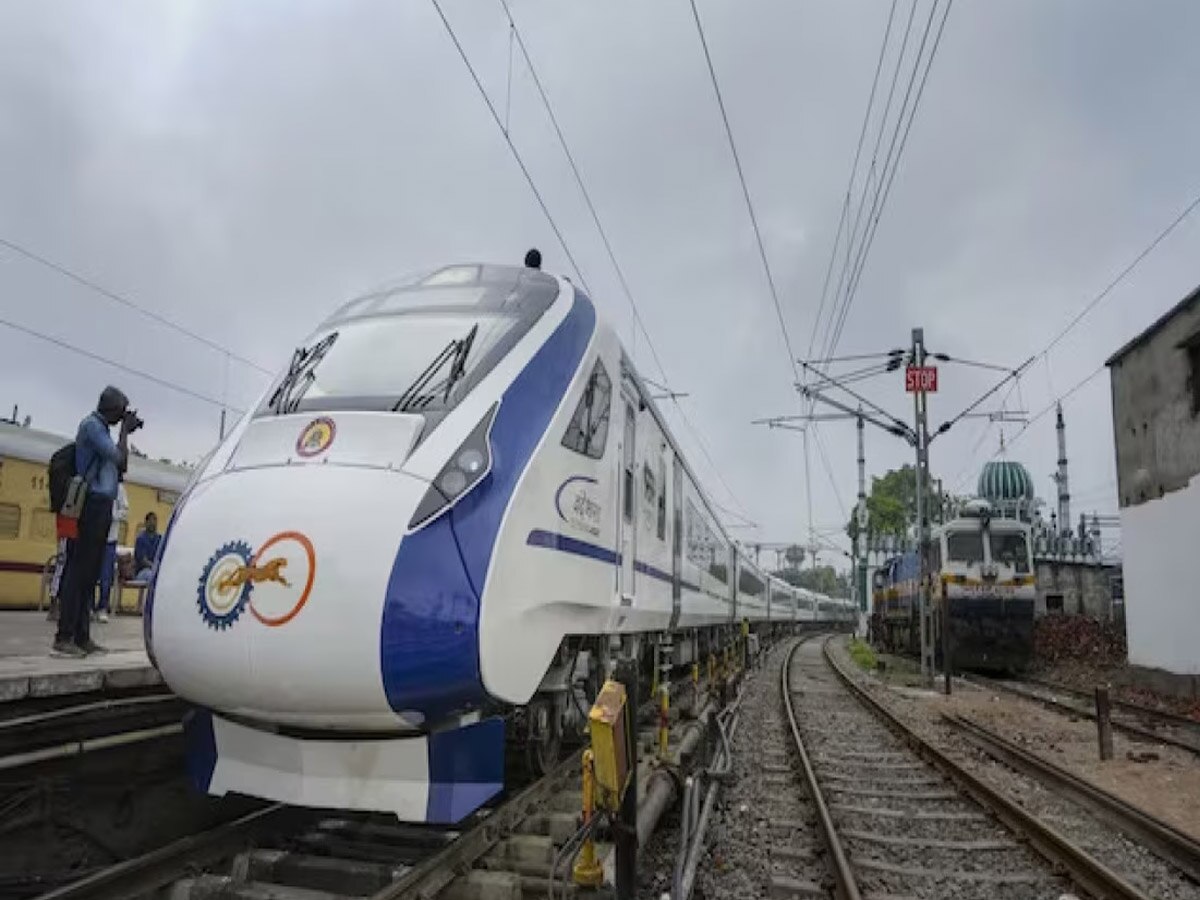 Vande Bharat Train: नहीं लगी आग फिर कैसे मिली सूचना? आधा घंटा इटावा स्टेशन पर खड़ी रही वंदे भारत एक्सप्रेस