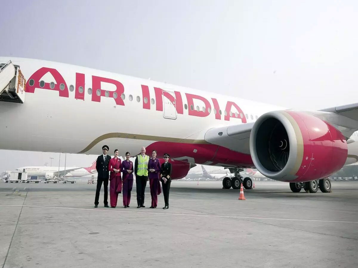 Air India Express ने 10 घंटे के भीतर लिया यू-टर्न, टर्मिनेट कर्मचारियों से जुड़ा है मामला