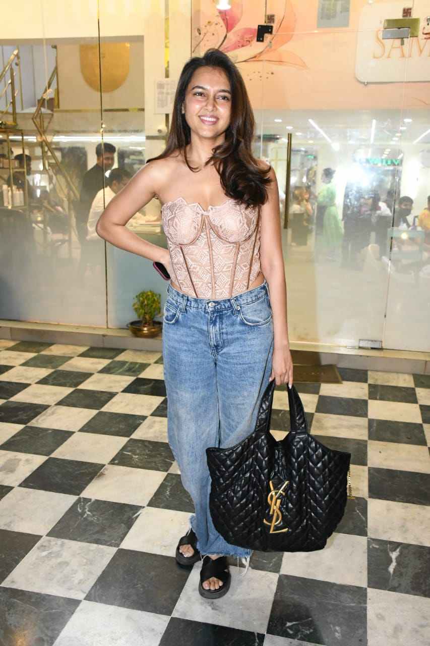 स्माइल से इंप्रेस