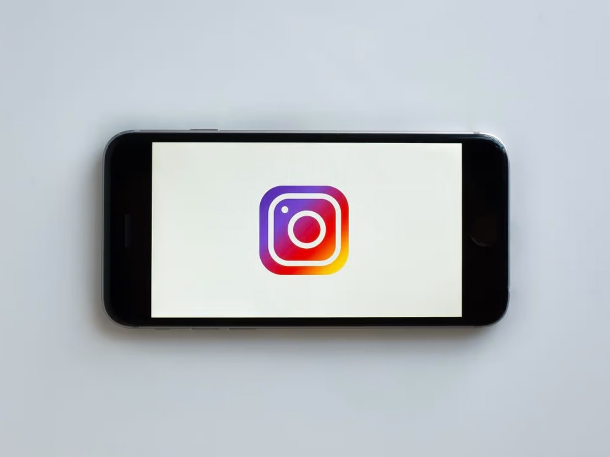 Instagram Frame stickers क्या हैं और कैसे कर सकते हैं क्रिएट? यहां जानिए सबसे Easy प्रोसेस