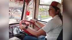 हमीरपुर की सड़कों पर फर्राटेदार बस चला रही है नैंसी, बनी पहली महिला बस चालक!