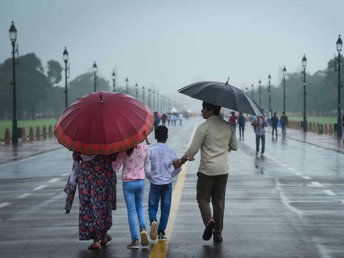 Delhi Weather: दिल्ली में अभी और आएंगी आंधियां; IMD ने जारी किया बारिश का एलर्ट