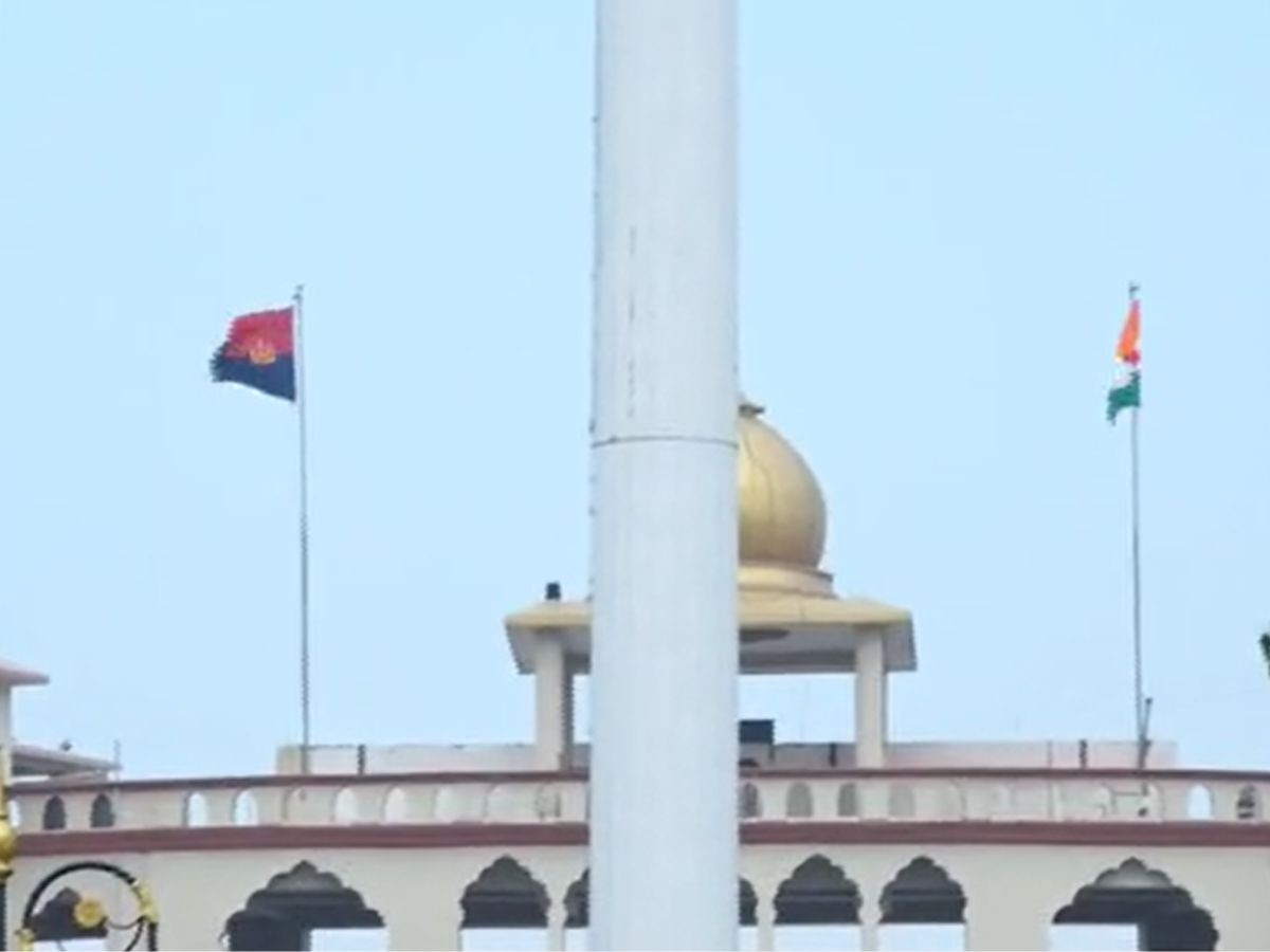 Wagah Border News: ਵਾਹਗਾ ਸਰਹੱਦ ਉਤੇ ਬੀਐਸਐਫ ਦੇ ਲੋਗੋ ਵਾਲਾ ਲਹਿਰਾਇਆ ਝੰਡਾ