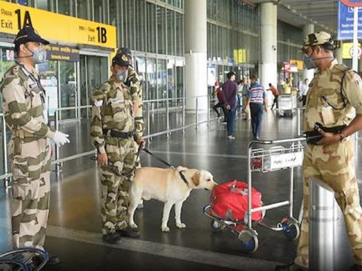 Delhi Bomb Threat: अस्पताल के बाद IGI एयरपोर्ट को भी मिला धमकी वाला ईमेल 