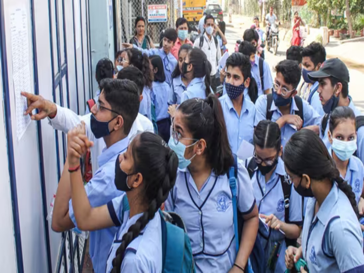 CBSE Class 10th Result: देश के टॉप 10 परफॉर्मिंग जिलों में दिल्ली के 2, पूर्वी दिल्ली 7वें और पश्चिमी दिल्ली 8वें स्थान पर रहा