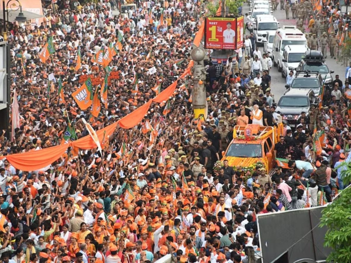 PM Modi Road Show: କାଶୀରେ ପ୍ରଧାନମନ୍ତ୍ରୀଙ୍କ ରୋଡ ଶୋରେ ପ୍ରବଳ ଭିଡ