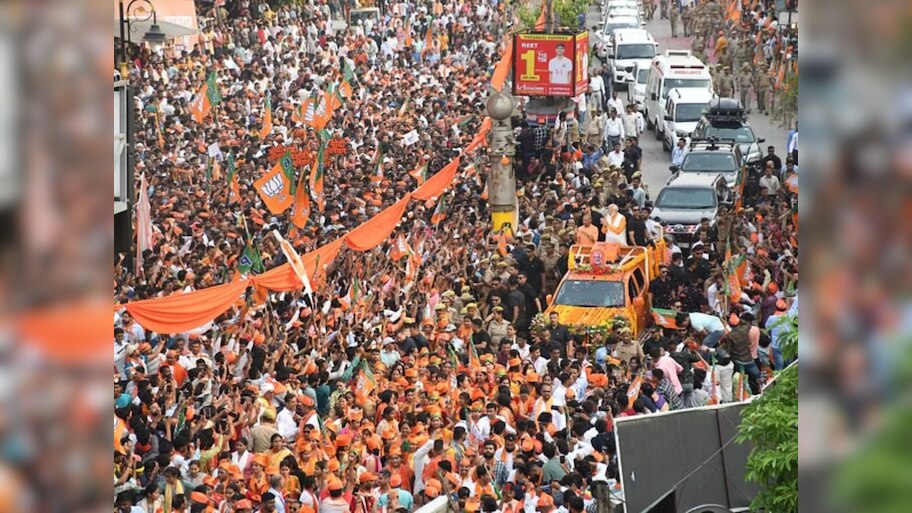 PM Modi Road Show: କାଶୀରେ ପ୍ରଧାନମନ୍ତ୍ରୀଙ୍କ ରୋଡ ଶୋରେ ପ୍ରବଳ ଭିଡ