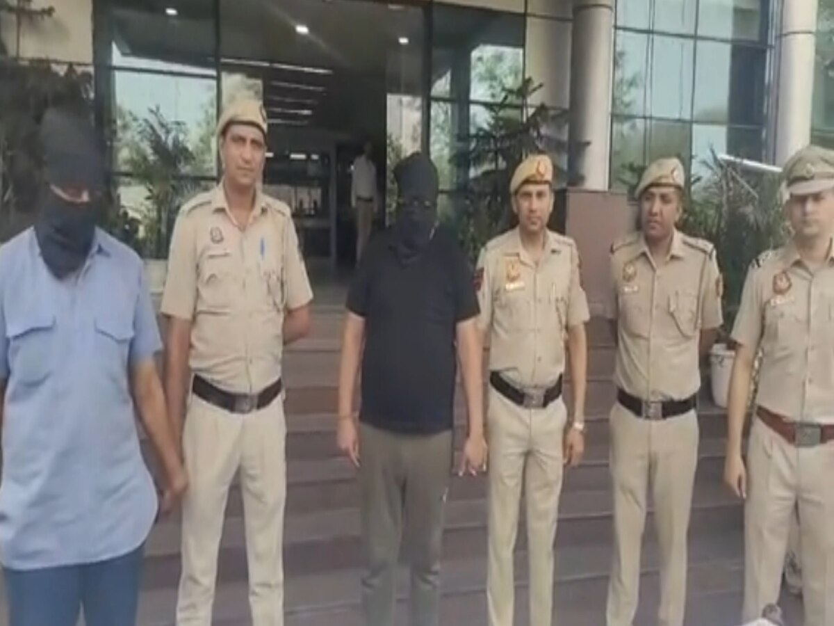 Delhi Crime News: मृतक भाई के नाम टिकट बुक कर फ्लाइट में चोरी करता था शख्स, घर से निकला इतना हीरा