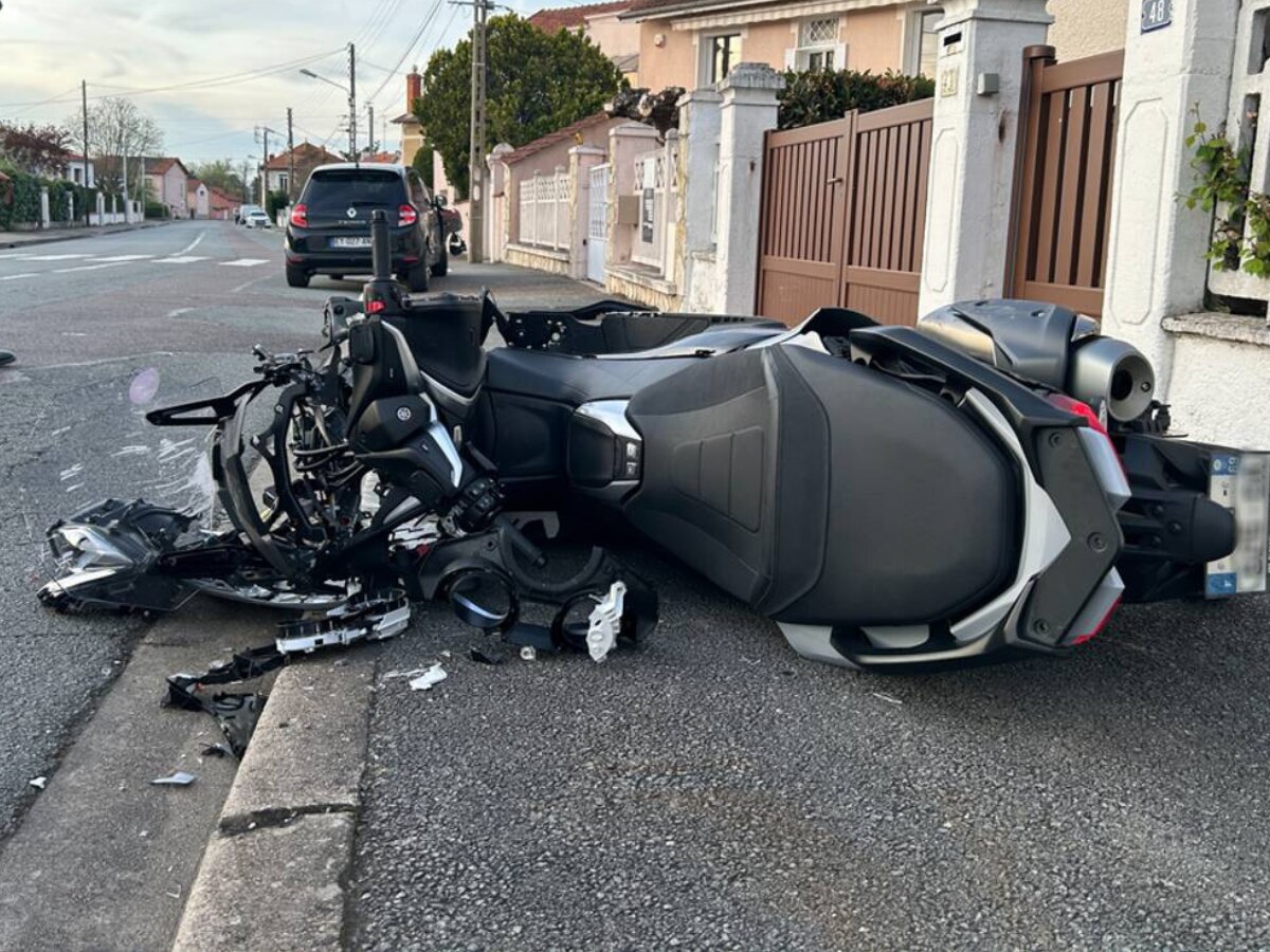 Gonda Road Accident