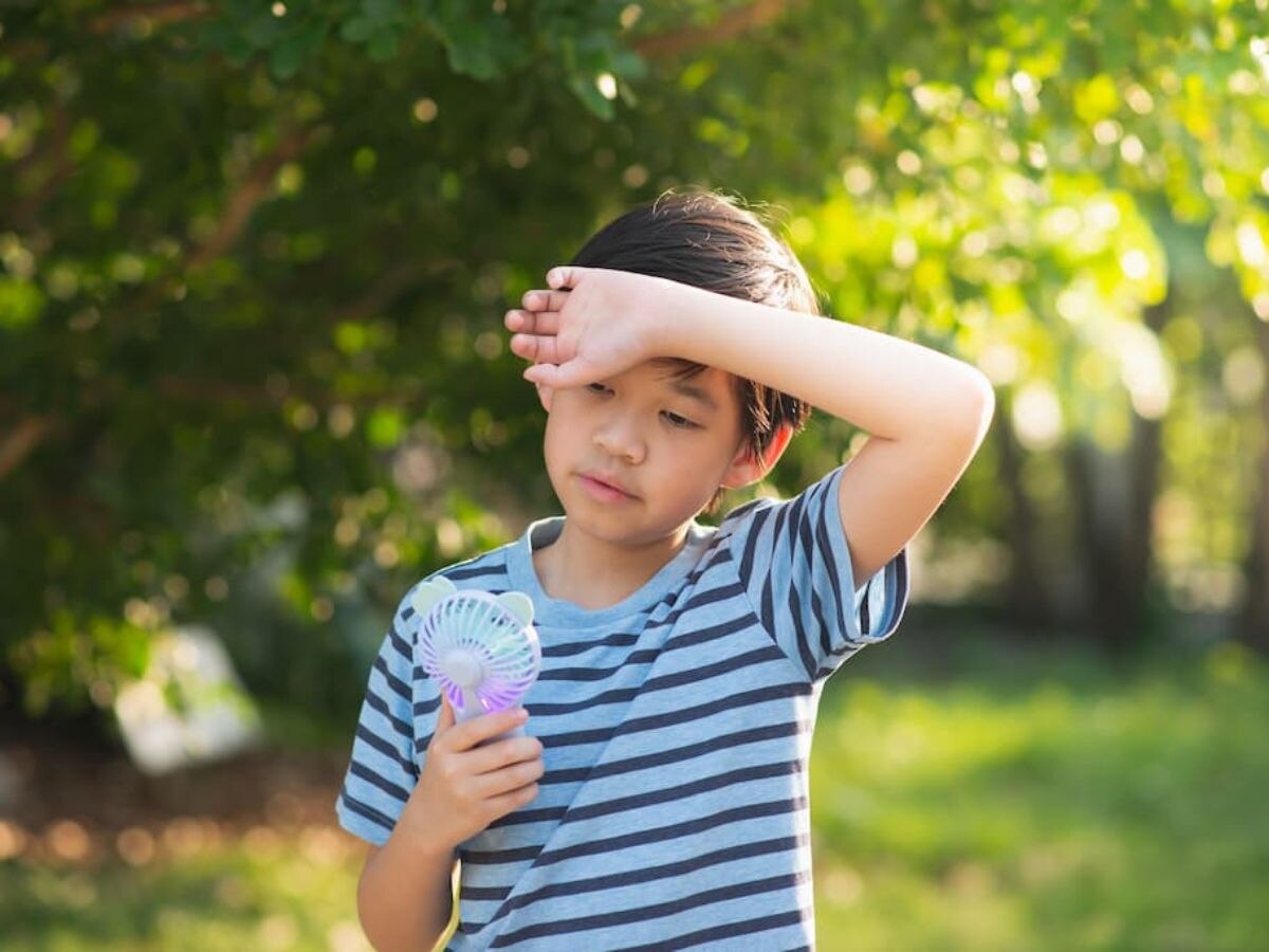 Heatstroke: लू लगना बच्चों के लिए खतरनाक, गर्मी में डिहाइड्रेशन के लक्षण पहचानें