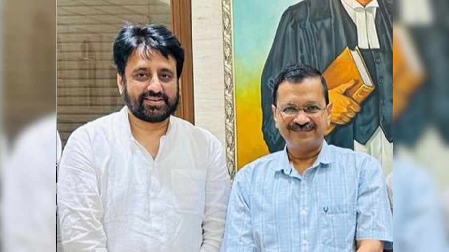 MLA अमानतुल्लाह खान और उनके बेटे की बढ़ी मुश्किलें, दिल्ली पुलिस मुख्यालय पहुंची नोएडा पुलिस