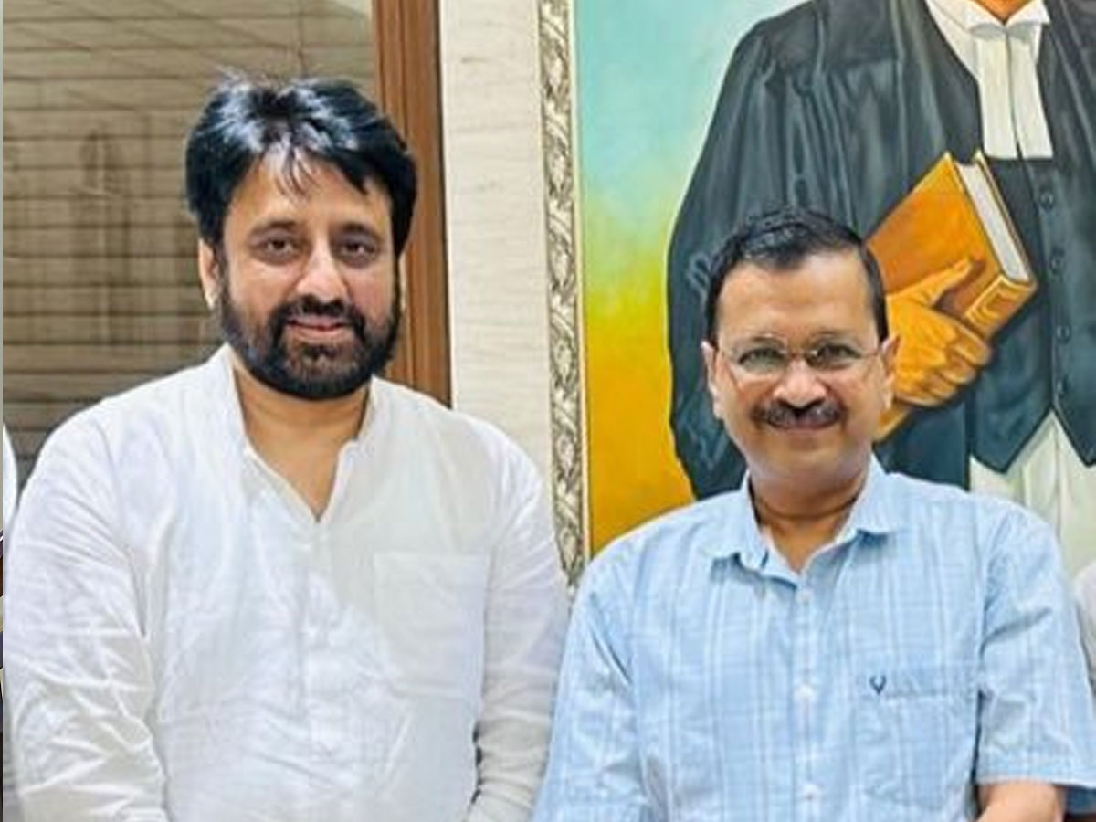 MLA अमानतुल्लाह खान और उनके बेटे की बढ़ी मुश्किलें, दिल्ली पुलिस मुख्यालय पहुंची नोएडा पुलिस MLA अमानतुल्लाह खान और उनके बेटे की बढ़ी मुश्किलें, दिल्ली पुलिस मुख्यालय पहुंची नोएडा पुलिस