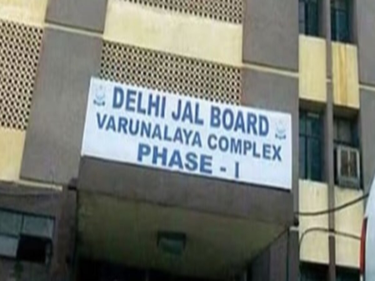 Delhi: अंकित श्रीवास्तव पर घोटले के आरोप में केस दर्ज, केंद्र पर जमकर बरसी AAP 