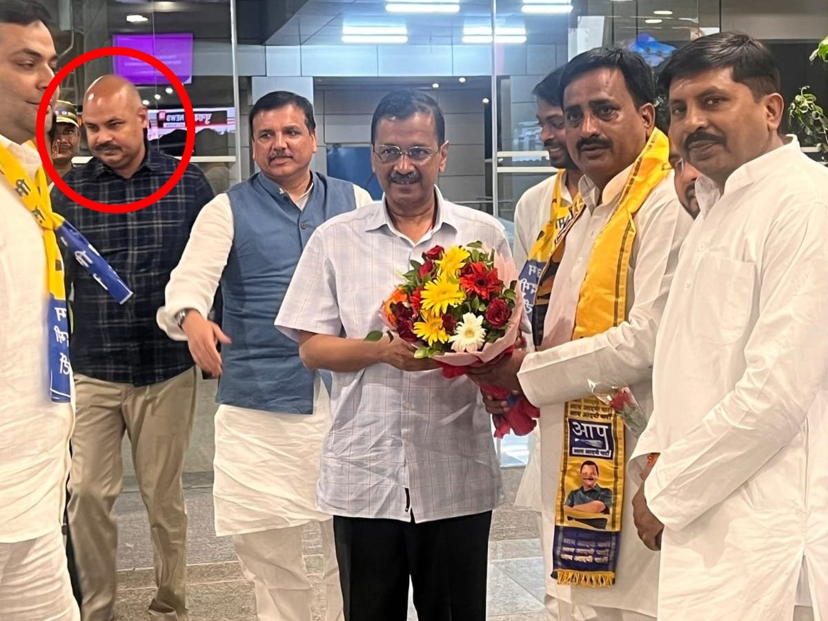 Bibhav Kumar with Kejriwal: केजरीवाल के साथ क्या कर रहा है स्वाति मालिवाल से गलत बर्ताव करने वाला? BJP ने बोला हमला