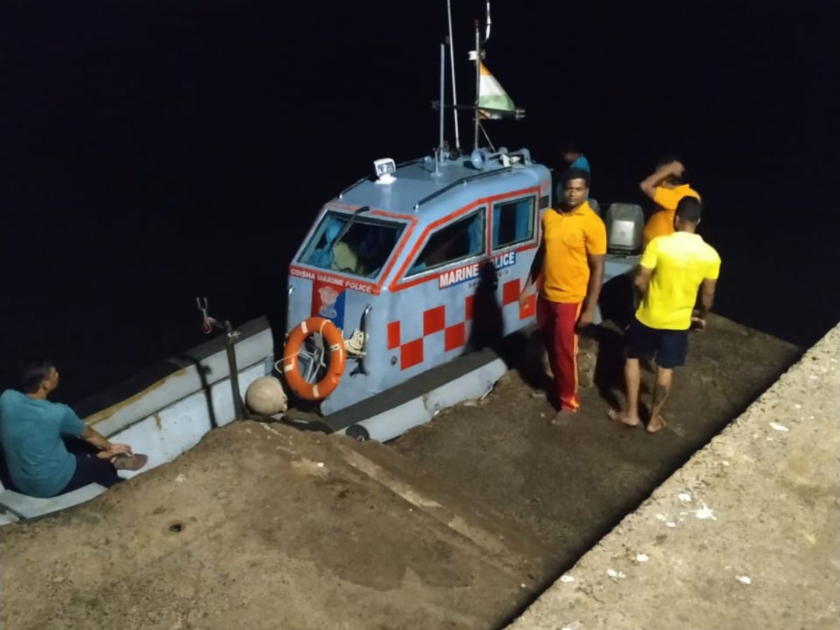 Odisha News: ପାରାଦୀପ ମାଛଧରା ବନ୍ଦରରେ ଅଘଟଣ, ମାଛ ଧରୁଥିବା ବେଳେ ... Odisha News: ପାରାଦୀପ ମାଛଧରା ବନ୍ଦରରେ ଅଘଟଣ, ମାଛ ଧରୁଥିବା ବେଳେ ...