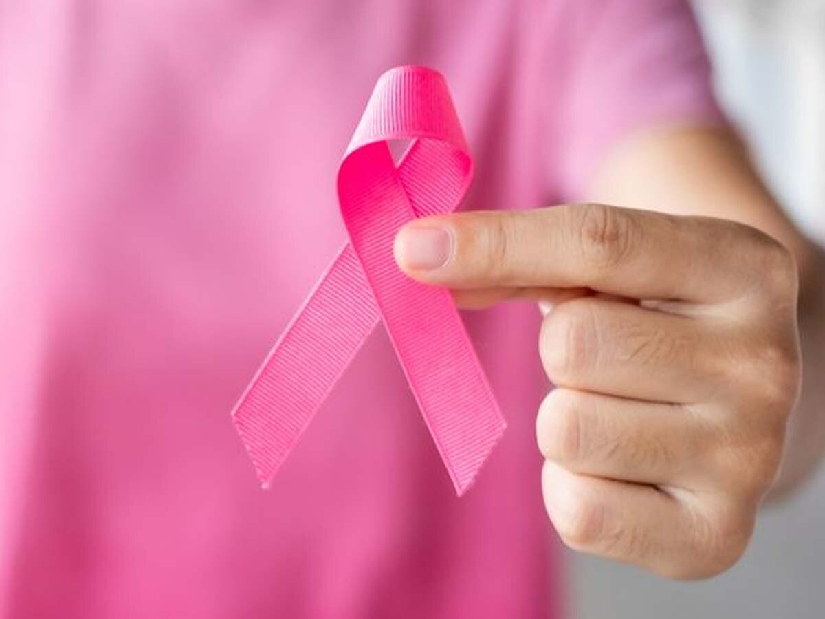 Cancer: अगर घर में किसी को कैंसर हुआ हो तो क्या बाकी परिजनों को भी रहता है खतरा? जानें मेडिकल एक्सपर्ट की राय