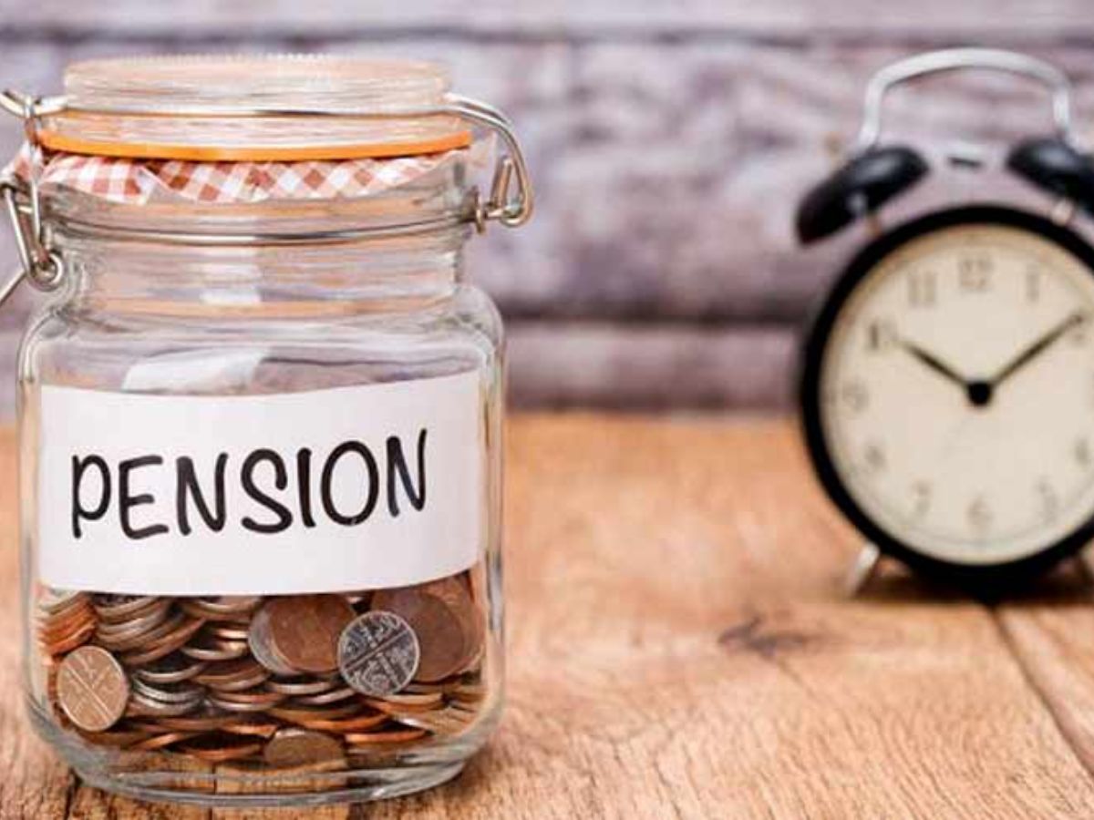 Retirement Planning: किसी पर निर्भर होने की जरूरत नहीं, ये 5 योजनाएं देती हैं हर महीने पेंशन