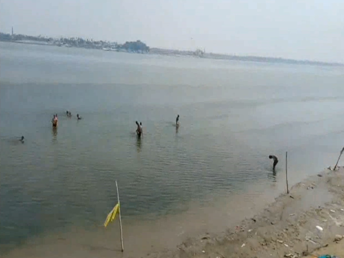 रील बनाने के चक्कर में 6 लोग गंगा नदी में डूबे