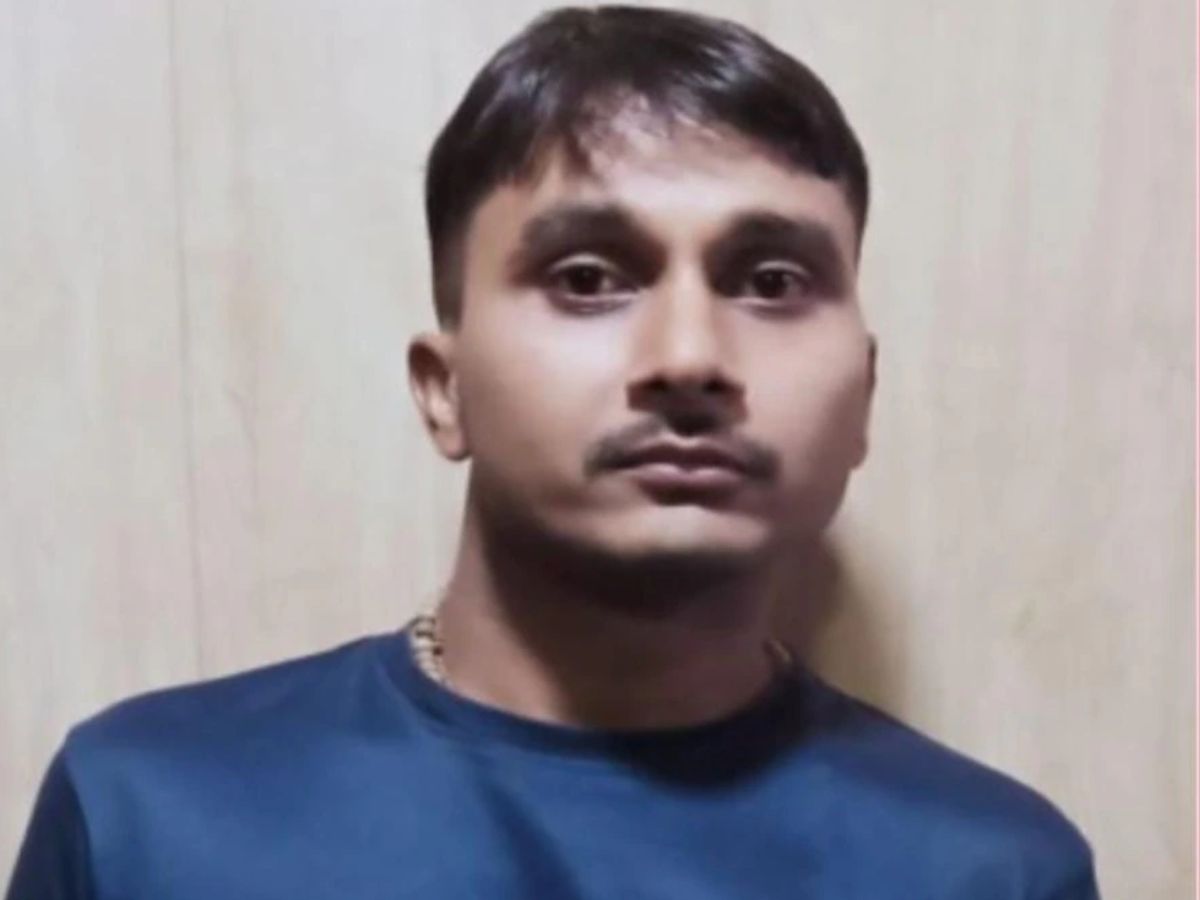 ISI को खुफिया जानकारी भेजने वाला एजेंट गिरफ्तार, पाकिस्तानी महिला को भेजी नेवी की सूचनाएं ISI को खुफिया जानकारी भेजने वाला एजेंट गिरफ्तार, पाकिस्तानी महिला को भेजी नेवी की सूचनाएं