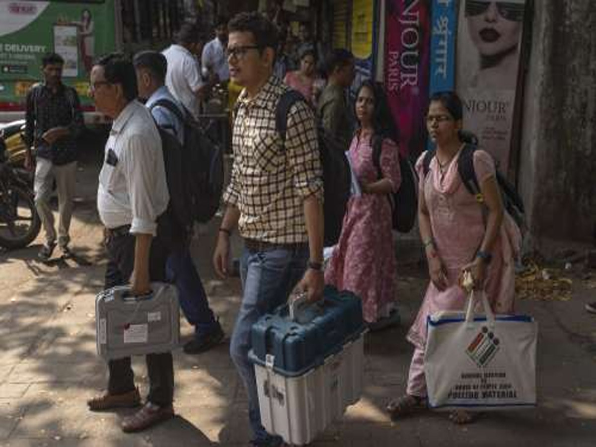 Lok Sabha elections 2024 Phase 5: किन सीटों पर हो रही है फेज पांच की वोटिंग, मैदान में हैं यह दिग्गज नेता Lok Sabha elections 2024 Phase 5: किन सीटों पर हो रही है फेज पांच की वोटिंग, मैदान में हैं यह दिग्गज नेता