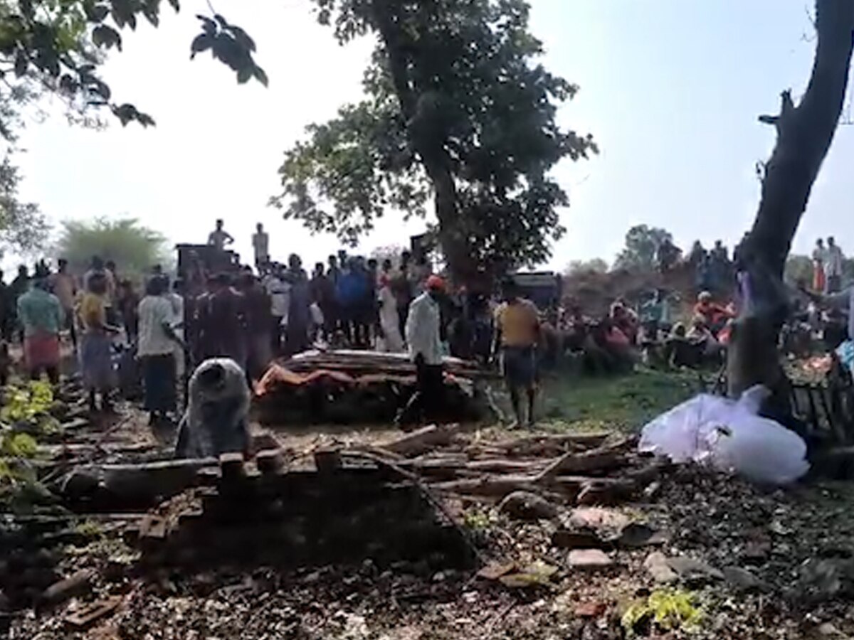 Chhattisgarh News Kawardha Road Accident The Last Rites Of The Dead ...