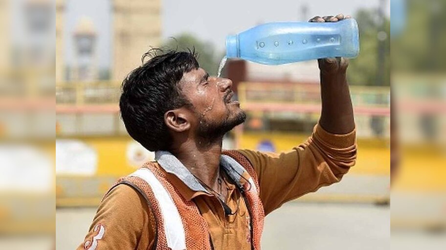 Heatwave: दिल्ली और आस-पास के इलाकों में बरस रही आग! जानें, अगले 5 दिनों तक कैसा रहेगा मौसम?