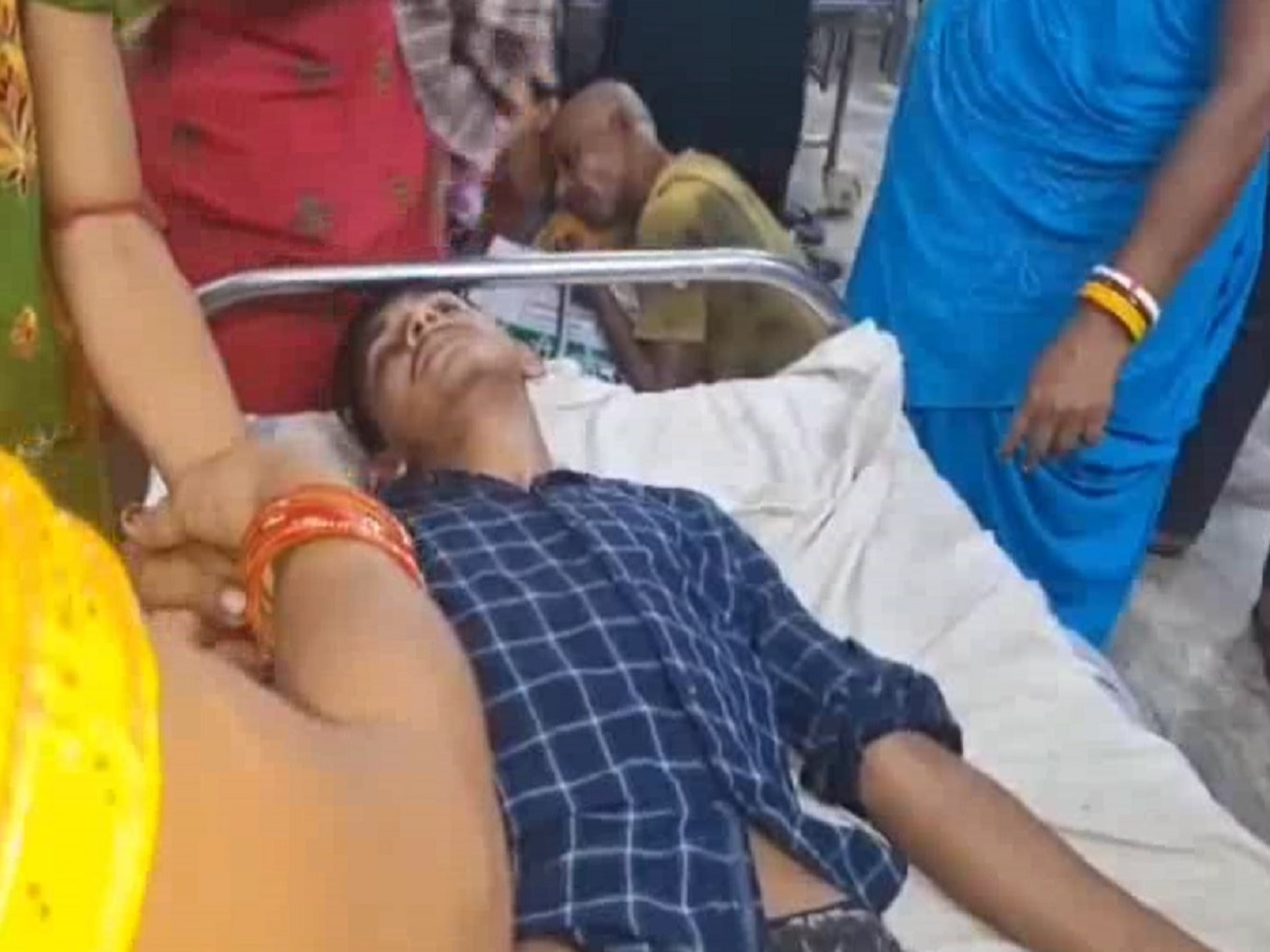 Begusarai News: अपहरण के आरोप में छात्र की बेहरमी से पिटाई, घायल का अस्पताल में चल रहा इलाज