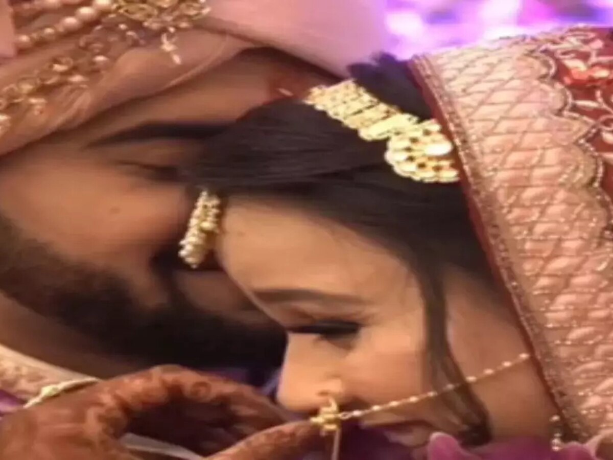 Hapur marriage controversy, groom kisses his bride