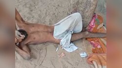 15 सालों से जानवरों की तरह पेड़ से बांध कर युवक को रखा है परिवार,कारण जानकर....