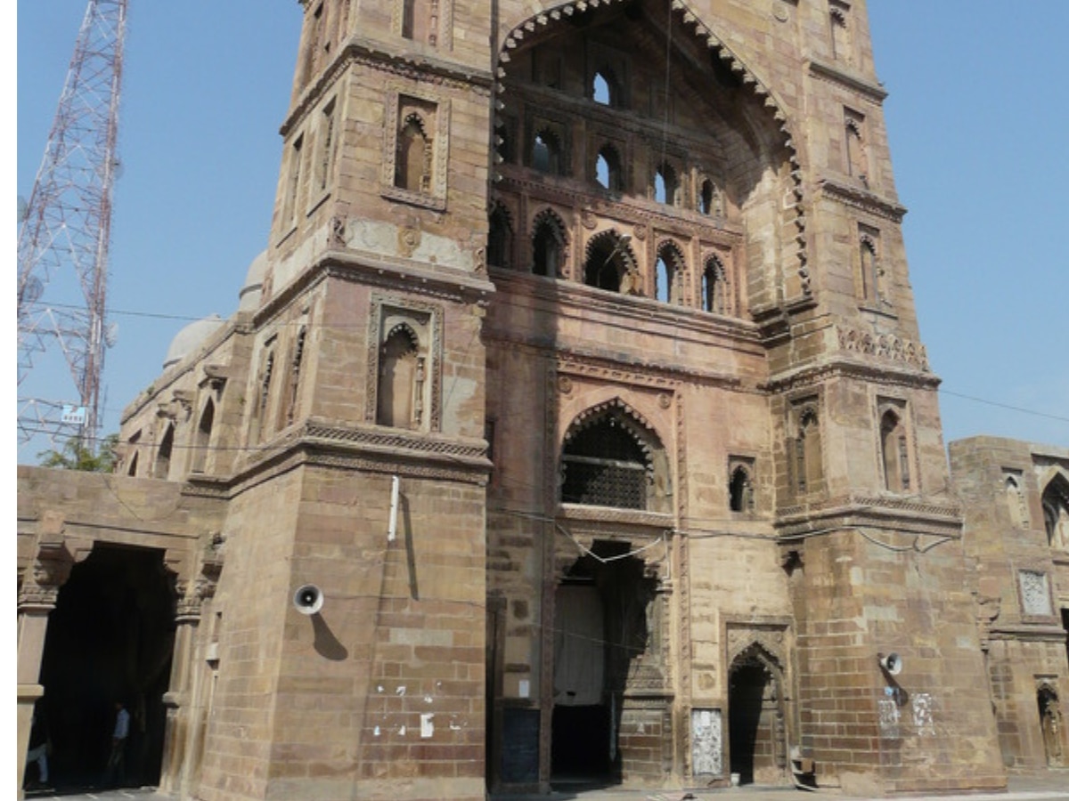 Jaunpur Atala masjid controversy