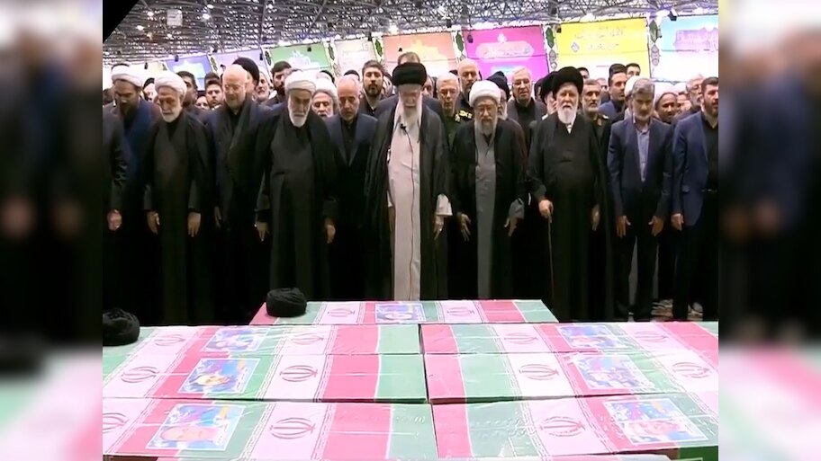 Iran President Funeral Ceremony: इब्राहिम रईसी के जनाजे में उमड़ी लाखों की भीड़, कल मशहद में दफनाया जाएगा